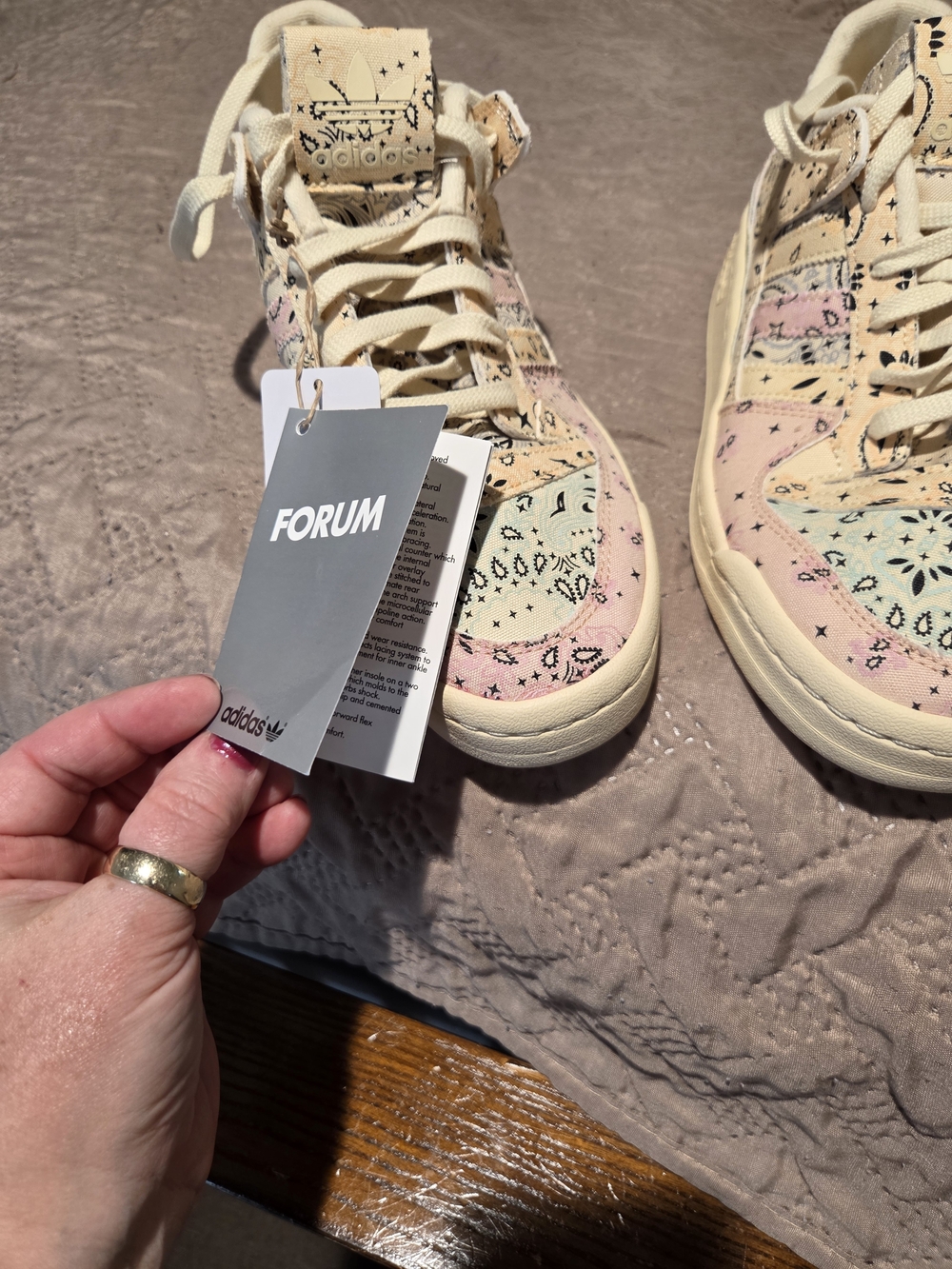New Women's Adidas 84 CL Low Sneakers - Picture 6 of 9